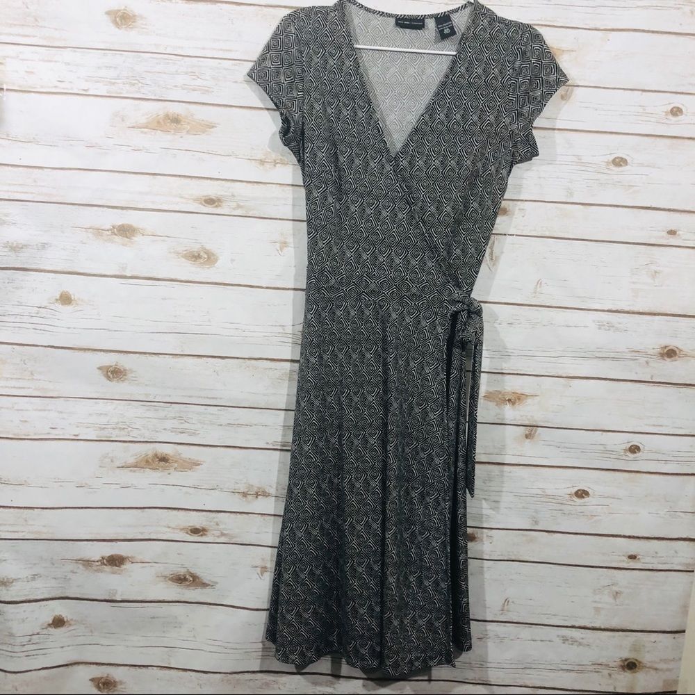 New York And Company Sz XS Short Sleeve Wrap Dress